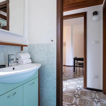 Alcione Due Tre Tre フランカヴィッラ・アル・マーレ